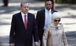 Turkey's President Recep Tayyip Erdogan and his wife Emine Erdogan arrive to a wreath-laying ceremony at the Ninos Heroes monument at Chapultepec Park in Mexico City